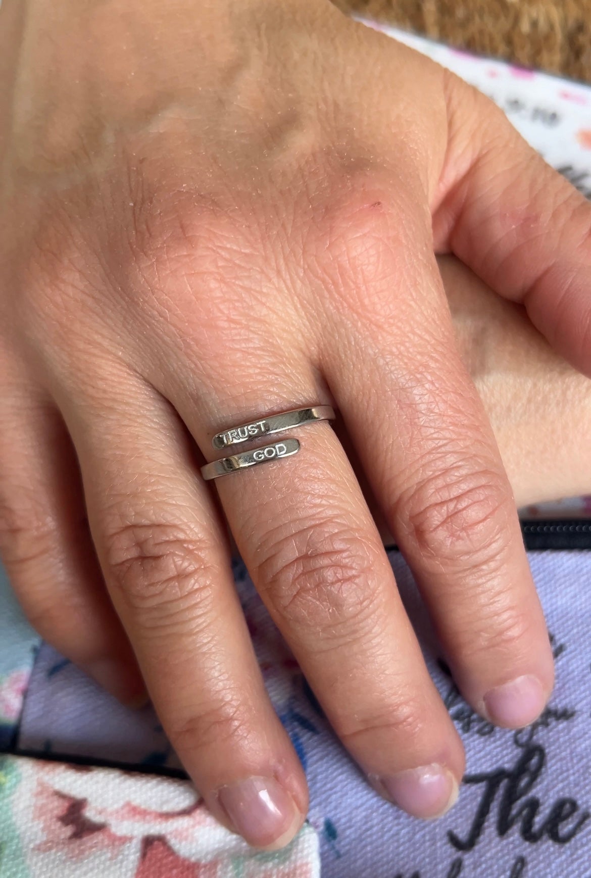 🙏 Trust God Engraved Ring (Gold & Silver)